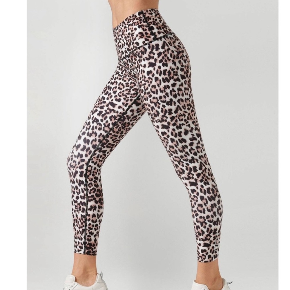 Lorna Jane pink Leopard Print legging